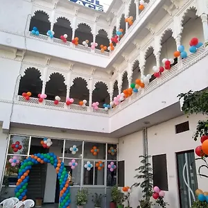 ** Hotel Gokul Palace India
